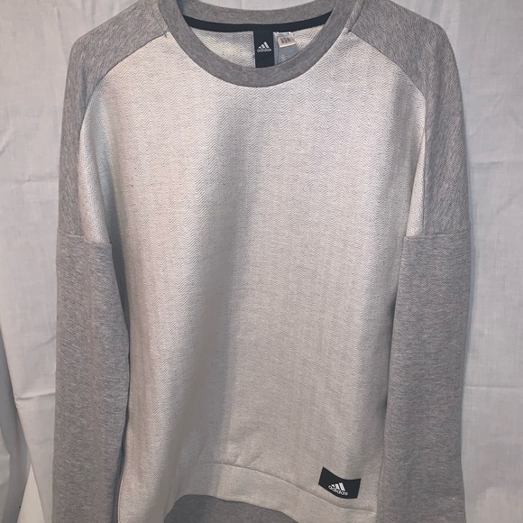 Adidas Crewneck - Picture 1 of 5